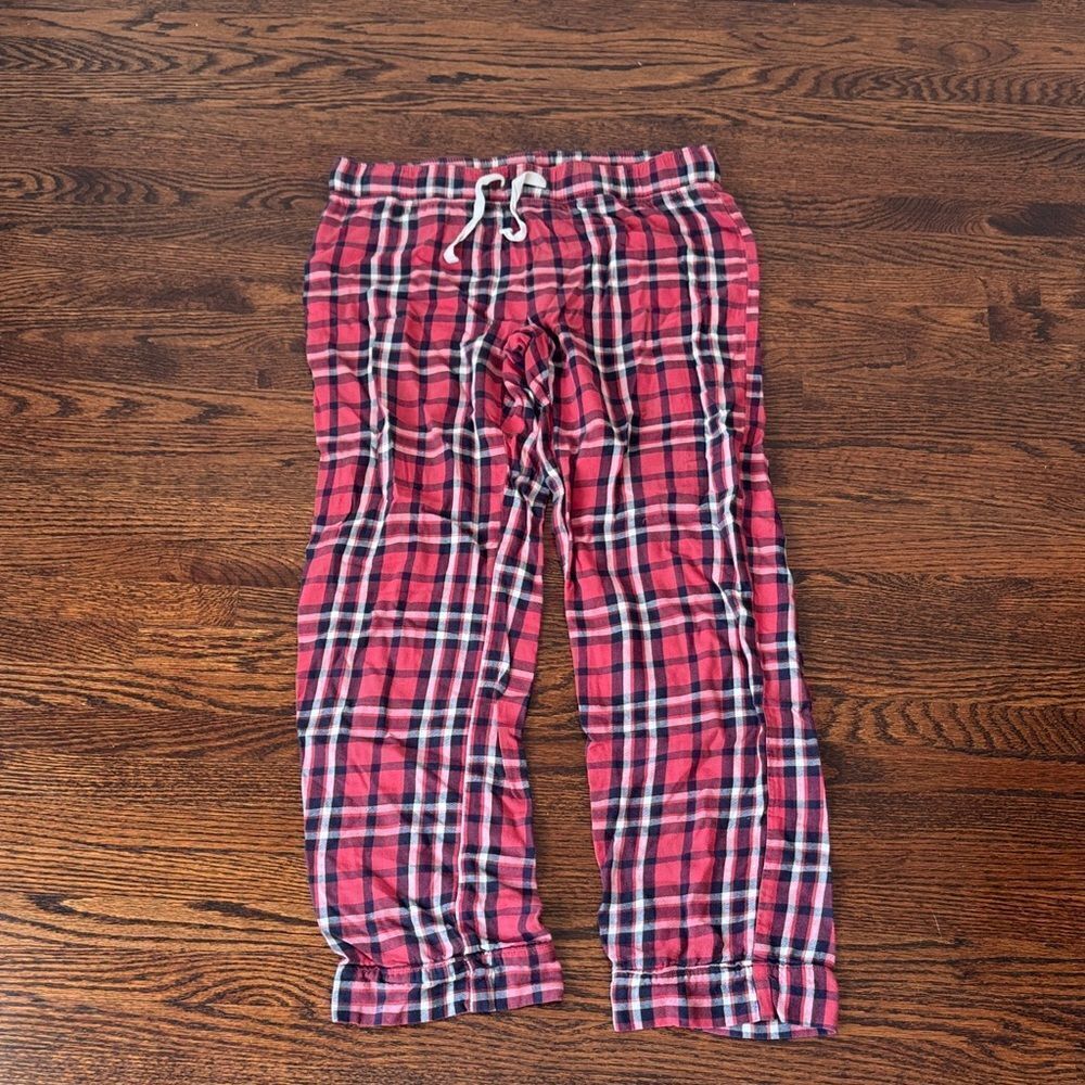 Roots women’s Plaid Pajama Bottoms in Red and Black